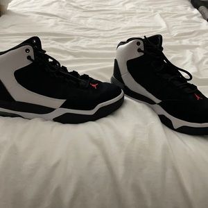 6.5 youth but fits 7.5 in women